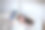年轻快乐的女人自拍故事躺在床上图片下载