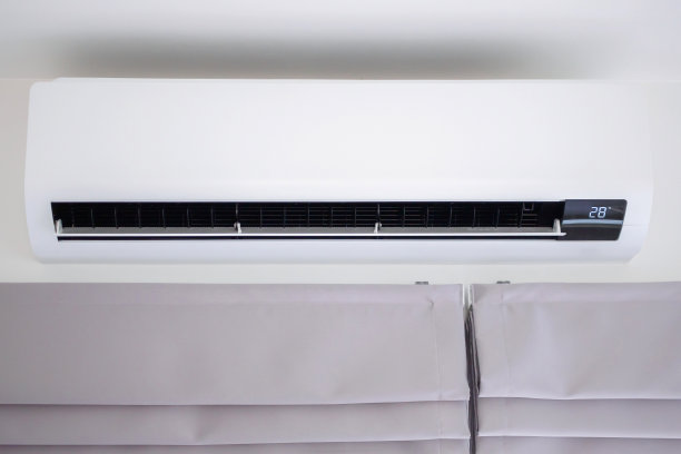 白色墙壁上的空调房间室内背景图片下载