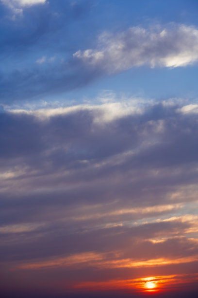 黄昏燃烧的云图片下载