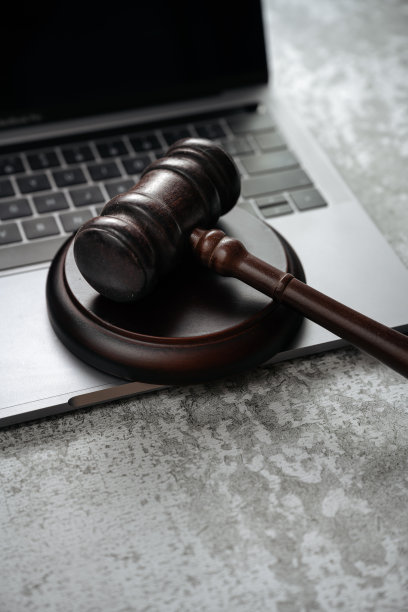 闹钟和木槌图片下载