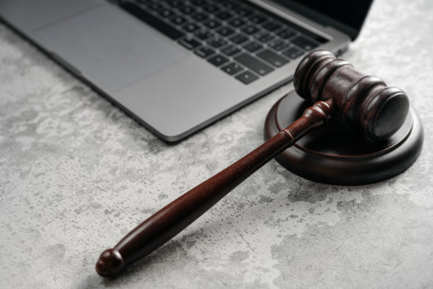 闹钟和木槌图片下载