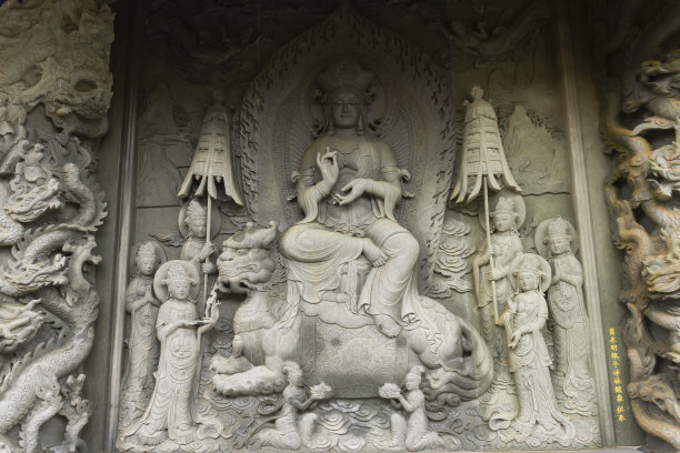 香港宝莲寺墙上雕刻的菩萨像。图片下载