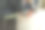 两朵康乃馨在男人的手中。葬礼仪式的细节。手捧纪念花。图片下载