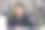 快乐的印度混血女学生看着镜头图片下载