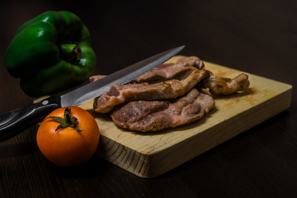 番茄和胡椒粉猪肉里脊图片下载