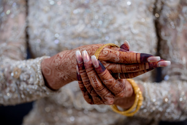 婚礼戒指与指甲花手绘图片下载