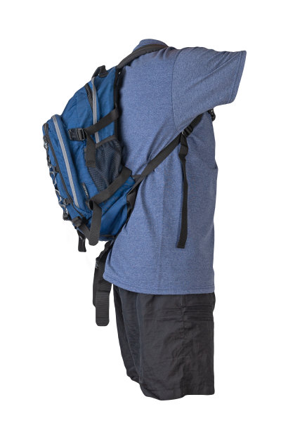 背包，运动短裤，t恤都放在白色的垫子上。每天穿的衣服图片下载