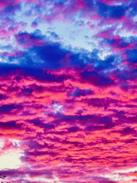 蓝色，粉色，紫色忧郁的天空图片下载