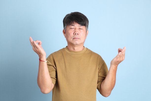 年老亚洲人图片下载