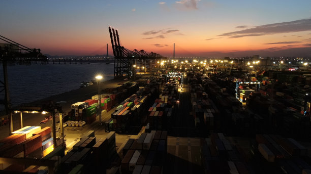 海滨港口黎明景观图片下载