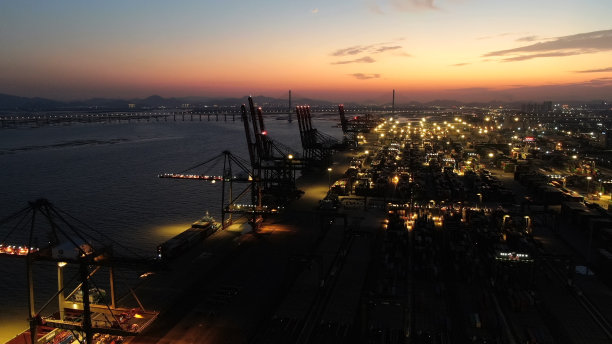 海滨港口黎明景观图片下载