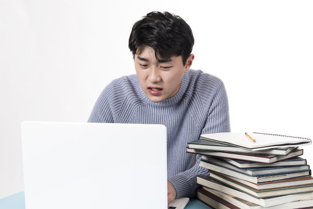 一个亚洲年轻人的生活方式图片下载