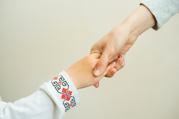 孩子们携手图片下载