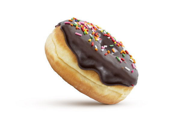 白色背景上洒满彩色糖屑的经典新鲜出炉巧克力甜甜圈图片下载