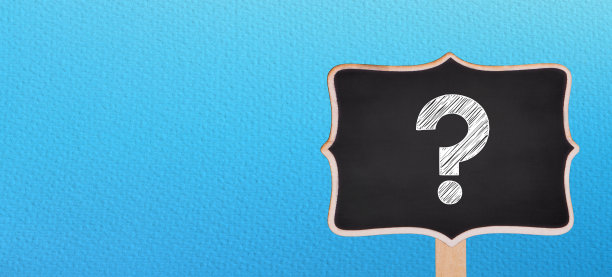 紫色背景黑板上的问号设计图片下载