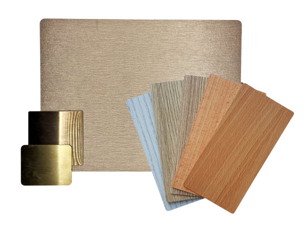 工业室内材料组包括青铜金属层压，金色不锈钢和多图案的木制三聚氰胺样品分离的背景与剪辑路径。室内材料。图片下载