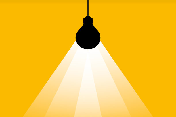 黄色背景上有灯的灯泡。概念为聪明的想法和洞察力。业务创新。图片下载