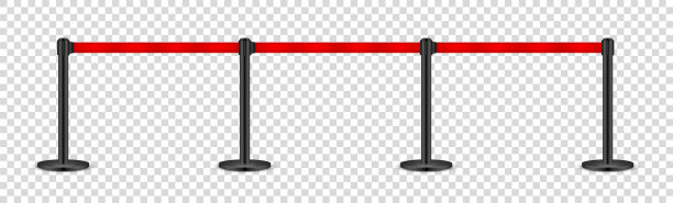 透明背景上的现实伸缩皮带支柱。人群控制路障立柱上有警示带。队列。限制边界和危险带。矢量插图。图片下载