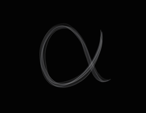 真实的烟雾形状与阿尔法字母表蔓延在黑暗的背景图片下载