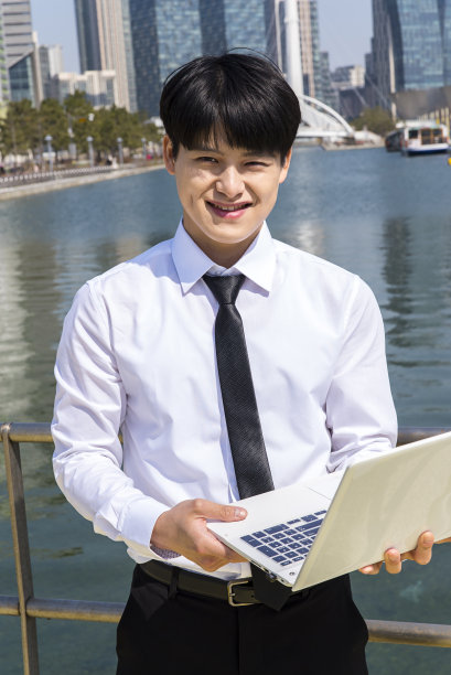 年轻人图片下载