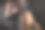 吹风机。美容院女造型师。洗完头发后把头发弄干。一个女人和一个女孩一起做头部护理图片下载