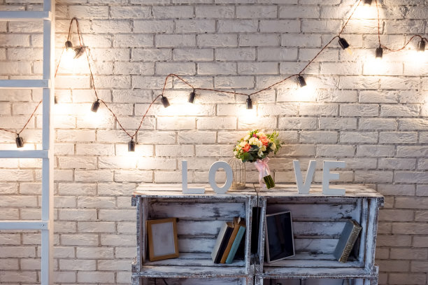 浪漫的装饰工作室。美丽的事件设计与花束。图片下载