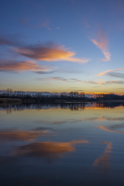 Rezabinec池塘，南波西米亚，捷克共和国图片下载