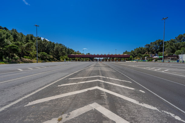 25德阿布里尔桥收费广场里斯本-阿尔马达方向没有车辆通行图片下载