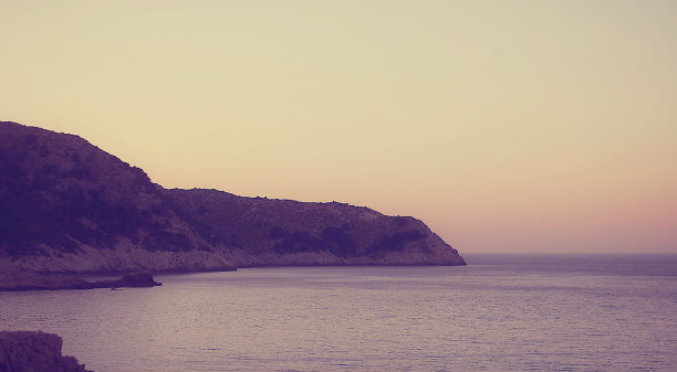 大海前的日落图片下载