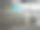 一所现代化的新学校的化学教室。漂亮的白色家具，有水槽和脸盆。带有遮光窗帘或百叶窗的大窗户。空的学校教室。家具及学校设备图片下载
