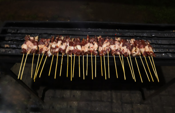 牛肉沙爹准备烤图片下载