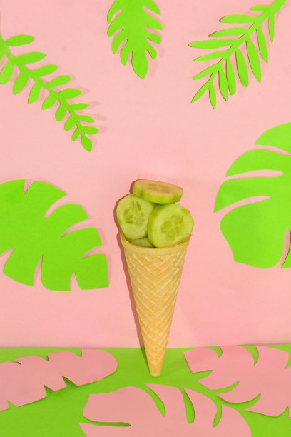 冰淇淋区黄瓜碎，创意健康现代设计，维他命甜点图片下载