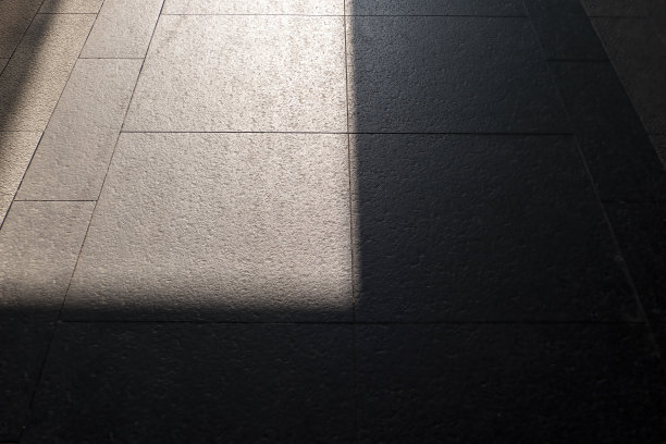 地面上的阳光和阴影图片下载