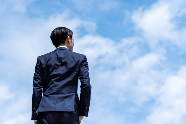 蓝天与商人图片下载