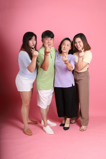 幸福的亚洲家庭图片下载