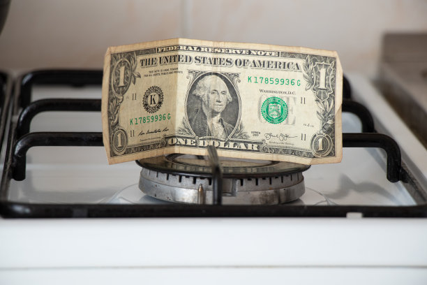 厨房燃气灶上的一美元：天然气价格与消费者成本图片下载