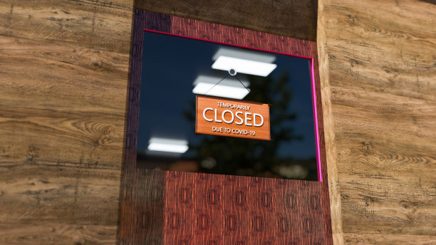 商店橱窗的标志已关闭。商店的迹象。一家商店橱窗上显示这条信息的封闭标志的特写。镜子反射出白天的城市和天空。三维渲染图片下载