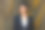 半身20多岁的亚洲印度女人晒黑的皮肤穿正式的西装连衣裙卷发美容皮肤图片下载