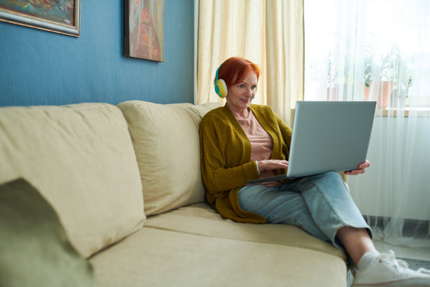 高级女性在线咨询图片下载