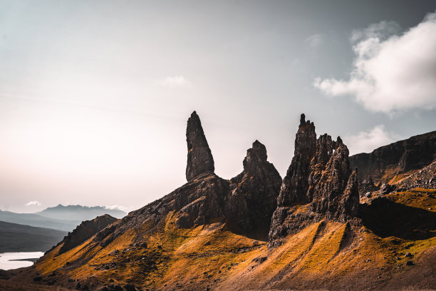 秋天老人斯托尔股票照片-日出岛的斯凯-苏格兰图片下载