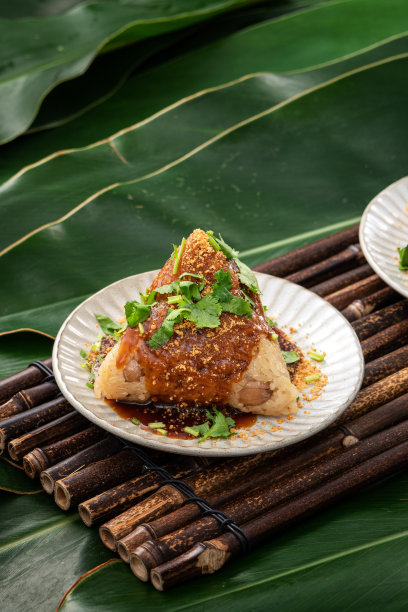 蔬菜粽子。素粽子为端午端午节的食物。图片下载