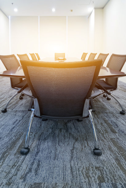 具有晨光效果的现代会议室图片下载