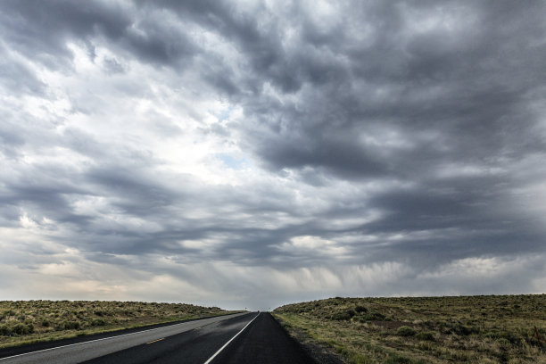 怀俄明夏日风暴云景图片下载