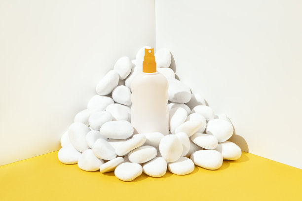 防晒乳液喷雾瓶模型模板与白石图片下载