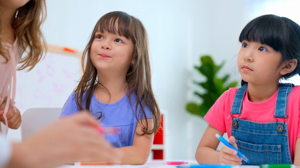 幼儿园、女生、教室、教育、学习、知识图片下载