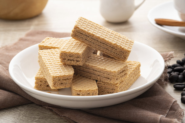 白盘咖啡味奶油威化饼图片下载