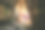 男艺术家正在画一幅巨画。图片下载