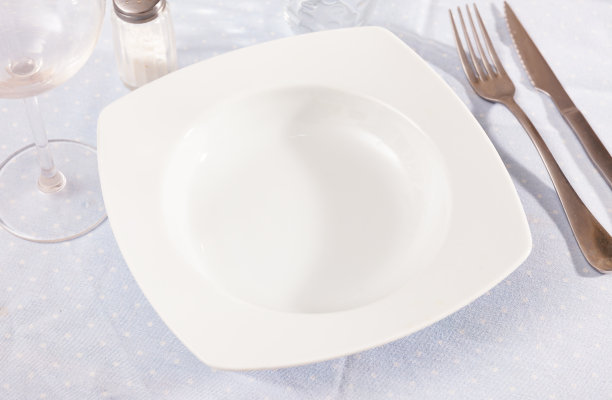 用刀叉空盘子图片下载