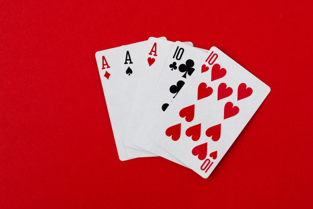 三个a和两个红色背景的10号图片下载