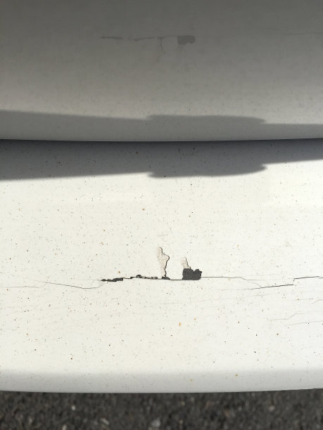 汽车保险杠开裂图片下载